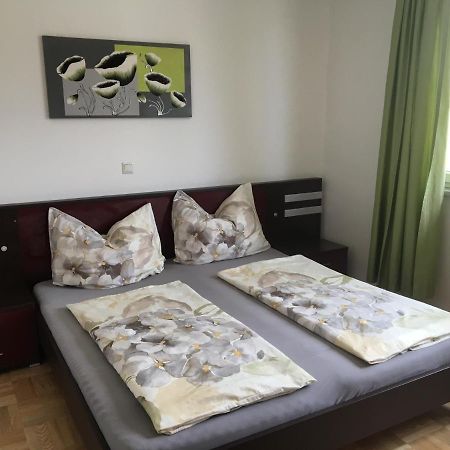Wohnhaus City Sued Herzogsdorf Buitenkant foto