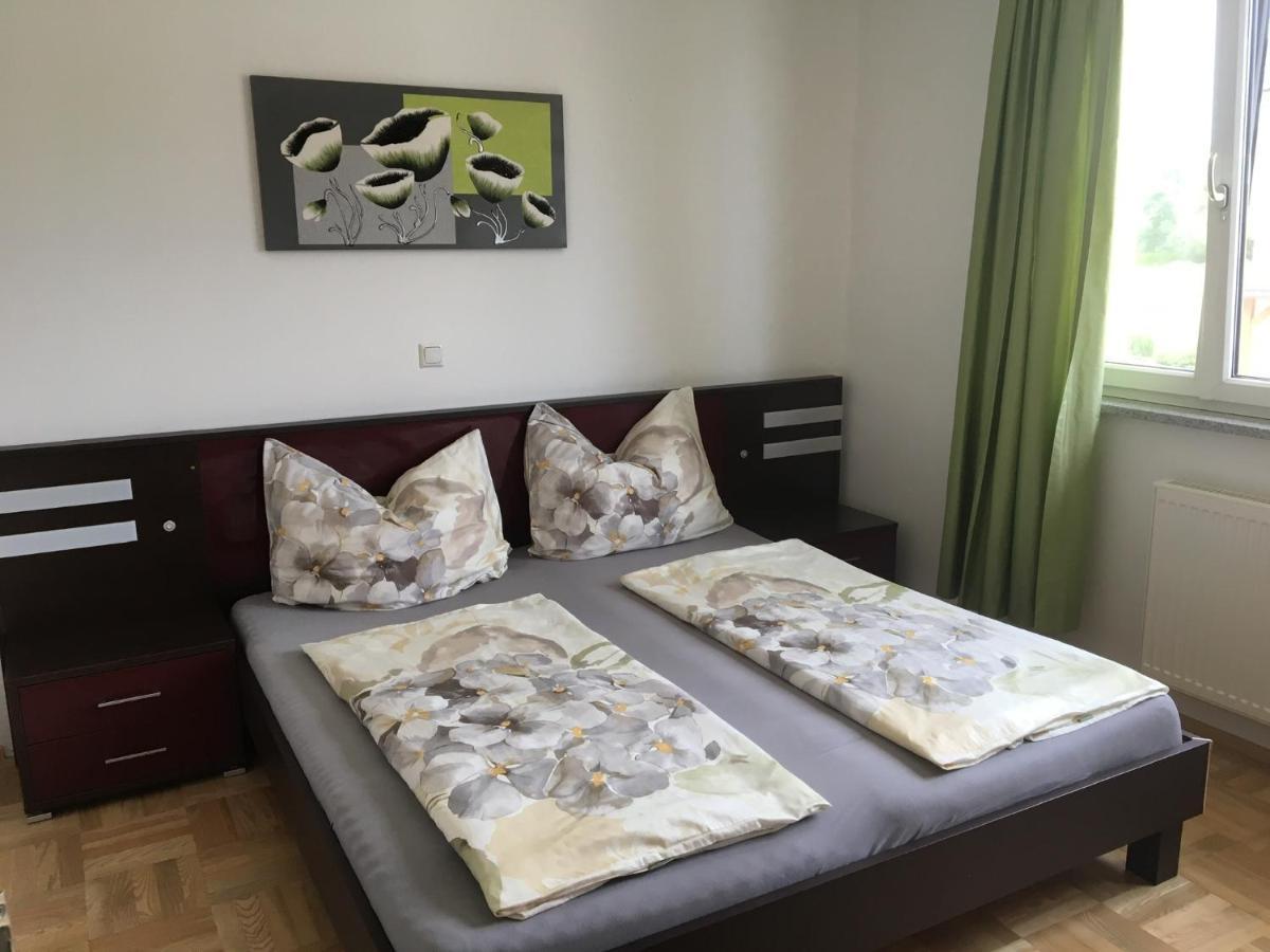 Wohnhaus City Sued Herzogsdorf Buitenkant foto