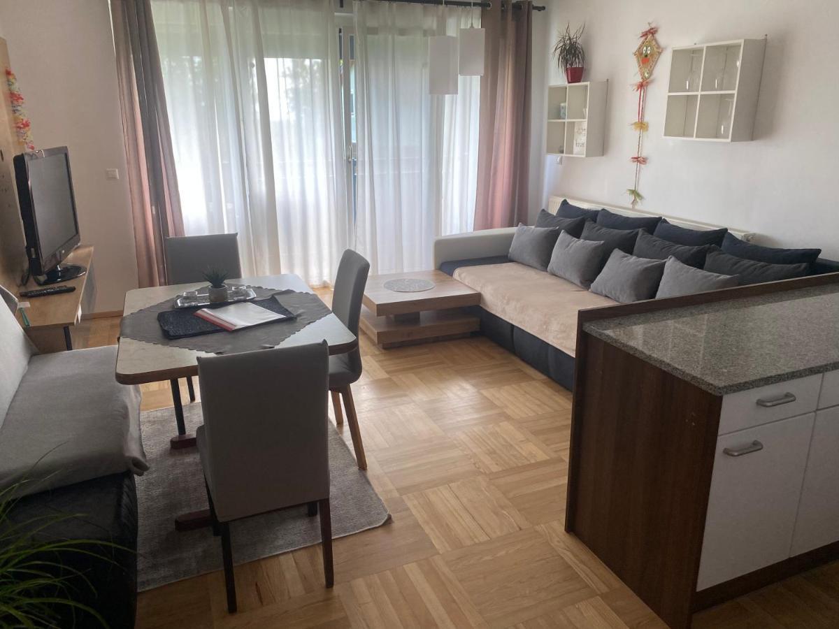 Wohnhaus City Sued Herzogsdorf Buitenkant foto